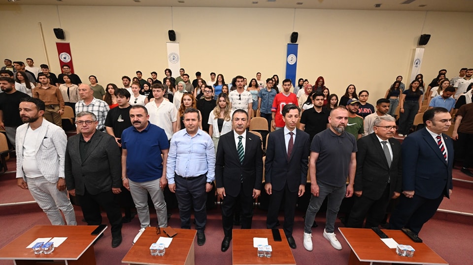 civril-atasay-kamer-myo-ogrencileri-sektor-gunleri-kapsaminda-denizli-ticaret-odasi-yonetim-kurulu-baskani-ugur-erdogan-ile-bulustu