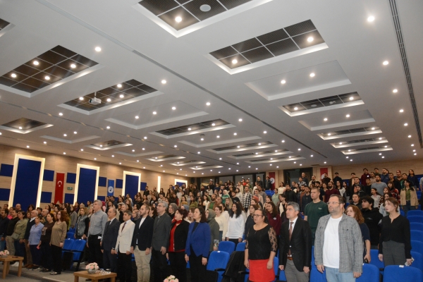 siniflarin-akilli-donusumu-yapay-zeka-ve-co-pilot-robotlarin-egitimdeki-rolu