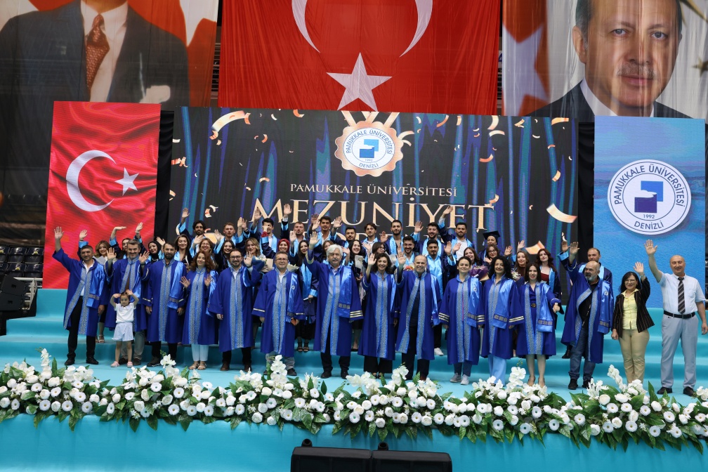 fakultemizde-mezuniyet-coskusu