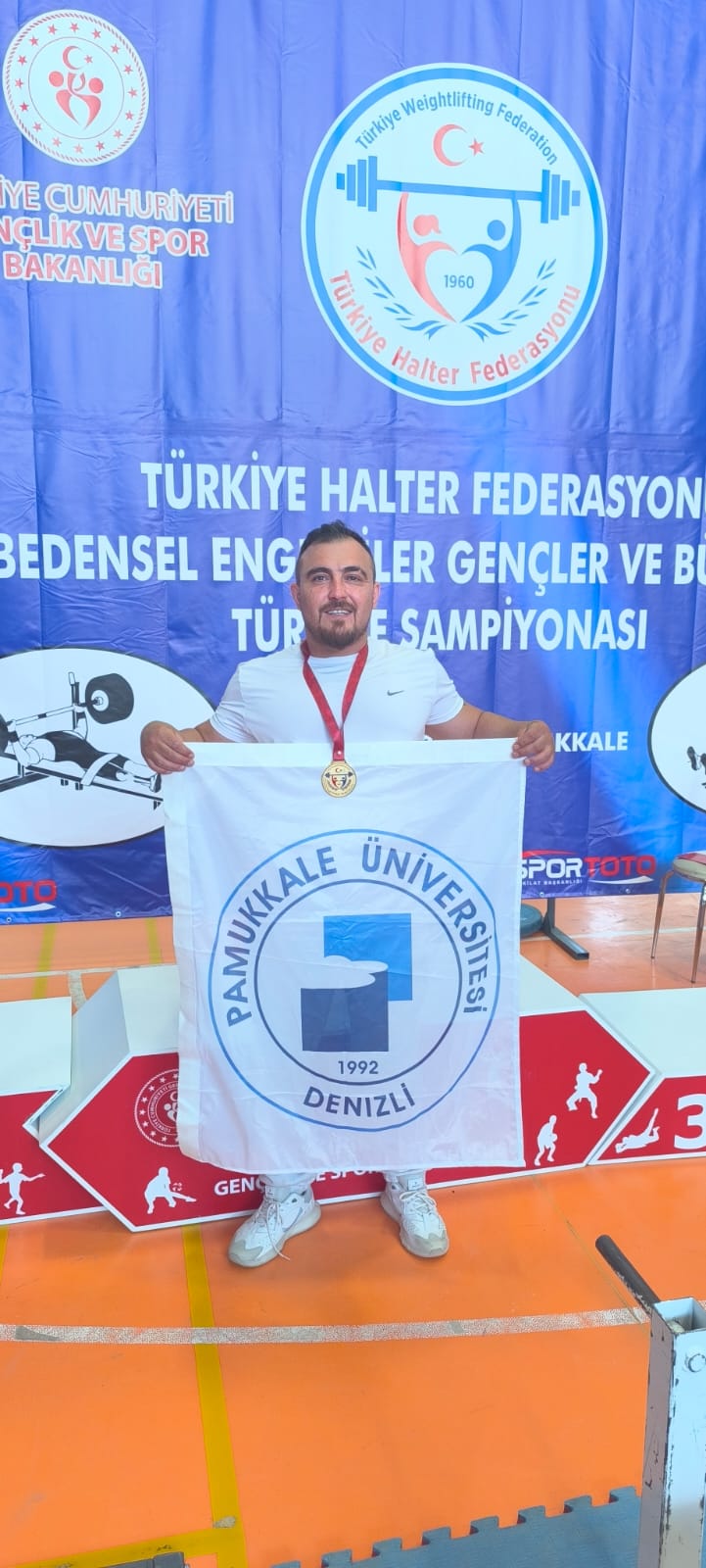 pamukkale-universitesi-kirikkale’den-sampiyonlukla-dondu