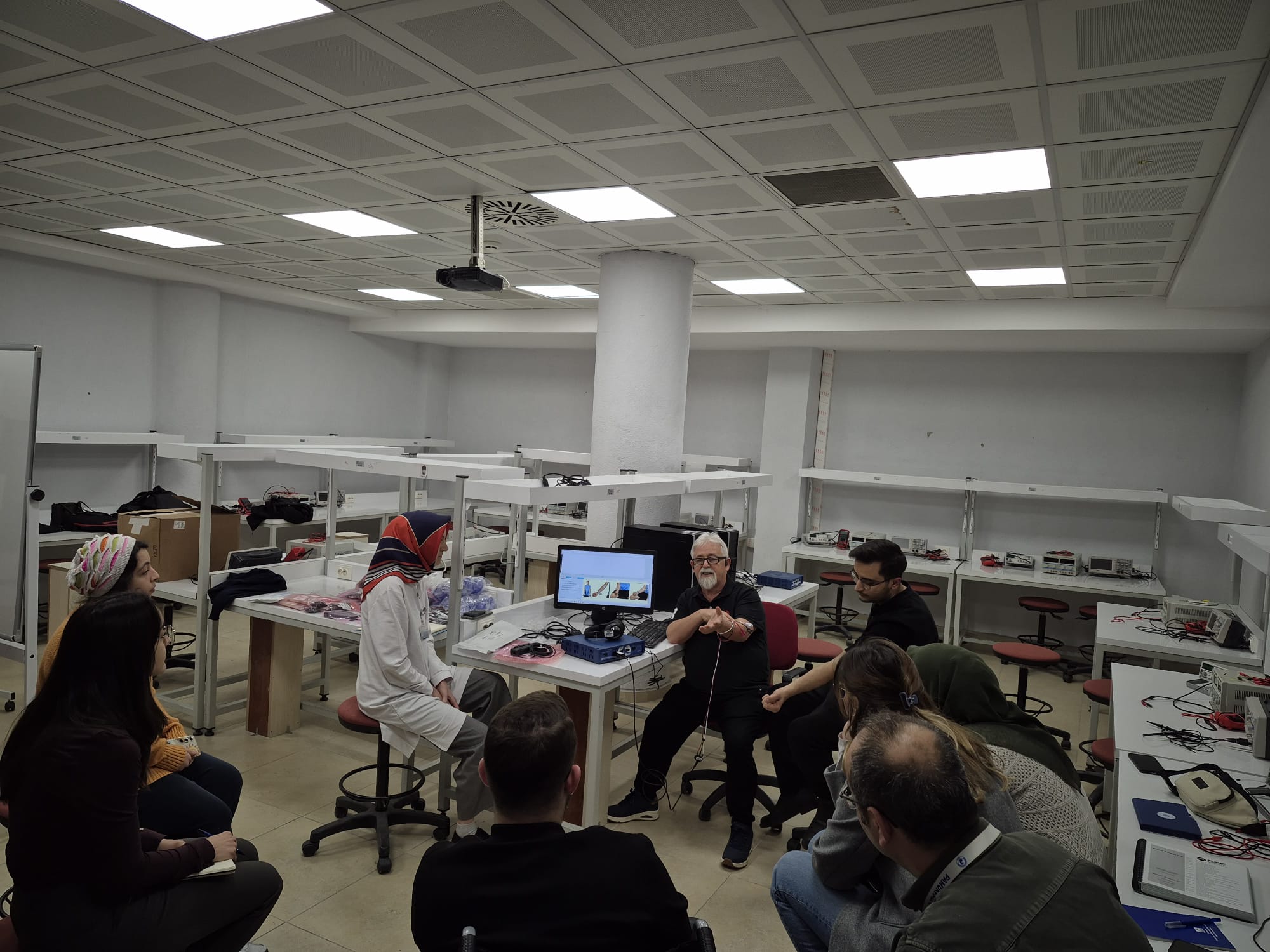 biopac-student-lab-advanced-systems-cihazinin-egitimi-gerceklestirildi
