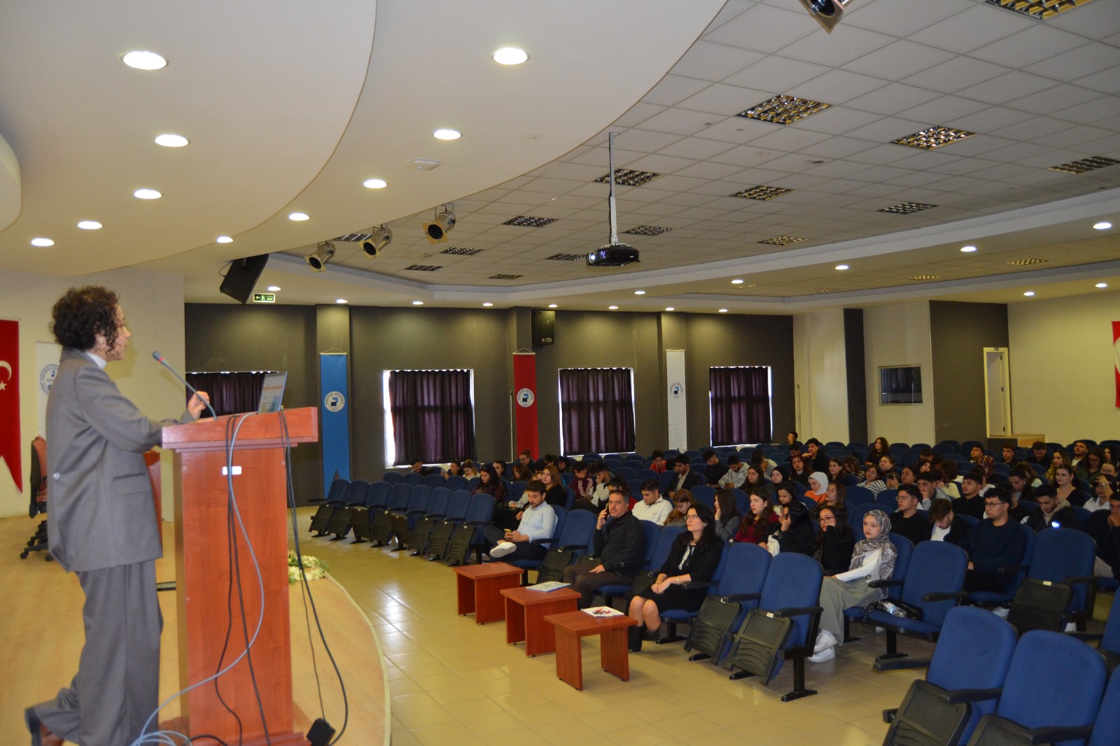 pau-bekilli-myo’da-kutuphane-tanitimi-ve-e-kaynaklarin-kullanimi-egitimi-gerceklestirildi