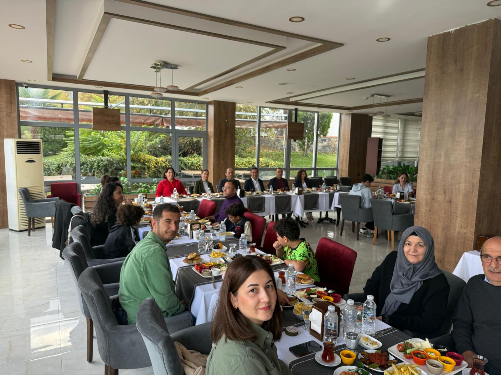 meslek-yuksekokulu-personelimizle-“aile-yili-etkinlikleri”-kapsaminda-kahvalti-programi-duzenlendi