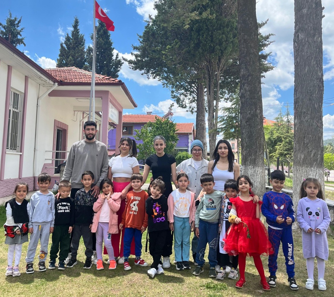 anaokulu-ogrencileri-ile-cameli-myo-ogrencileri-etkinlikte-bir-araya-geldi