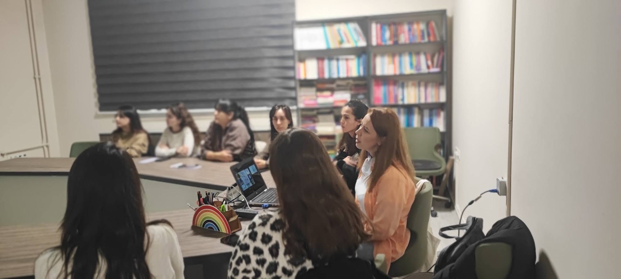 ogretim-gorevlimiz-egitim-fakultesinde-seminer-ve-atolye-calismasi-gerceklestirdi-2