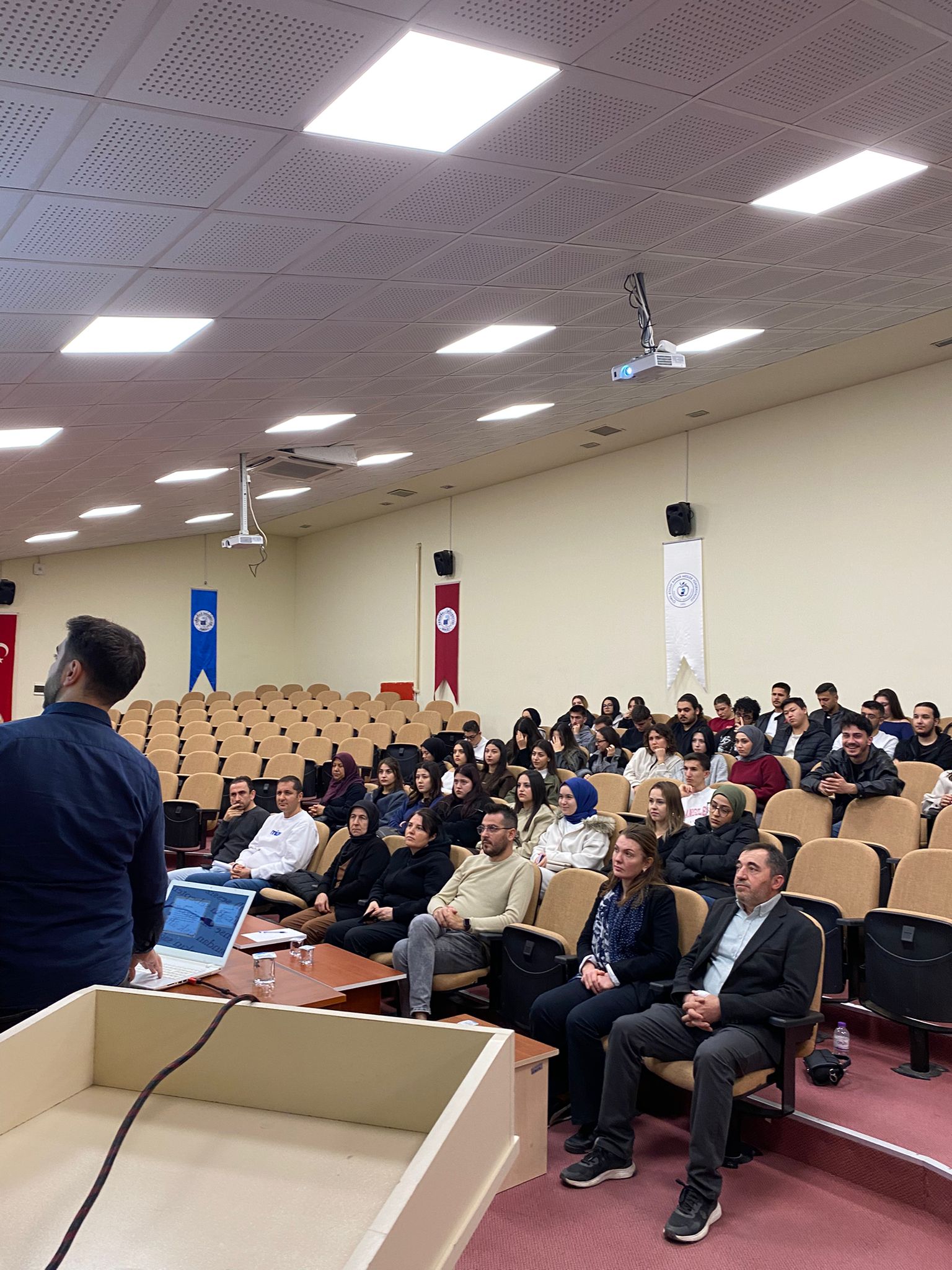 civril-atasay-kamer-myo’da-aids-farkindaligi-egitimi-duzenlendi