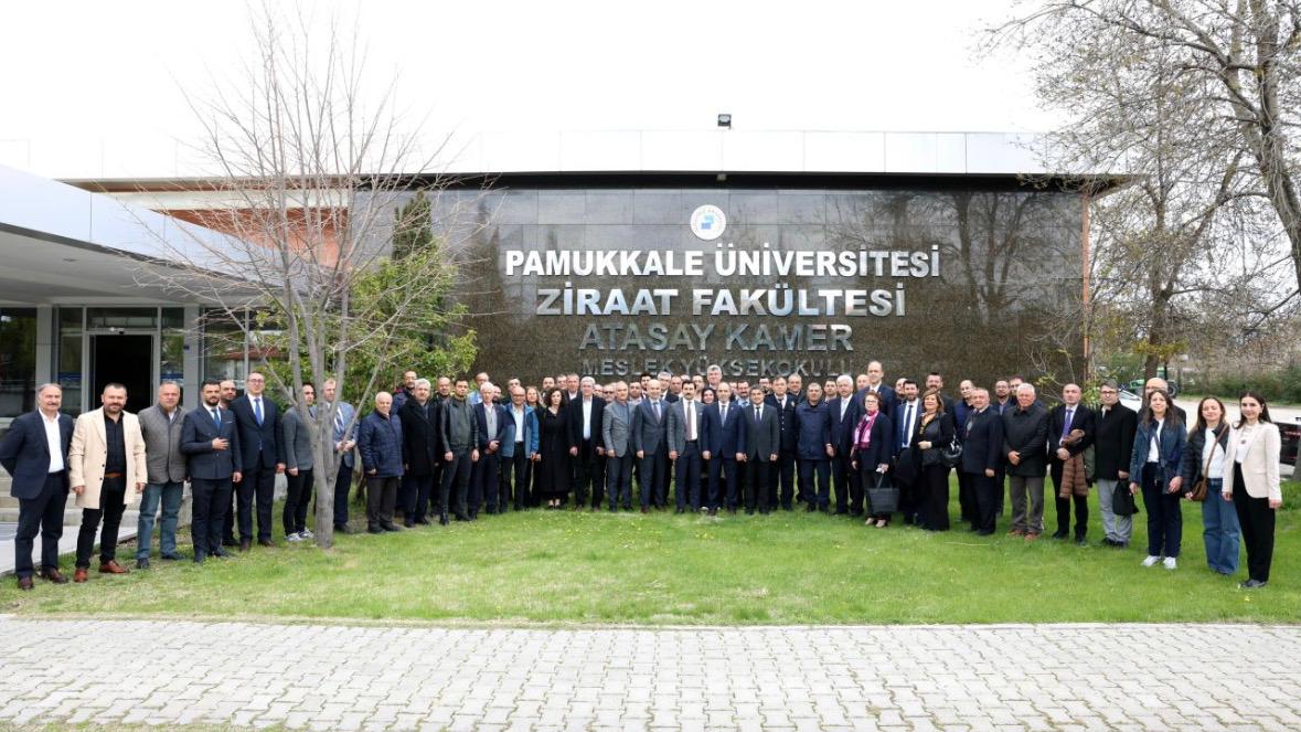 pau-senatosu-civril’de-toplandi
