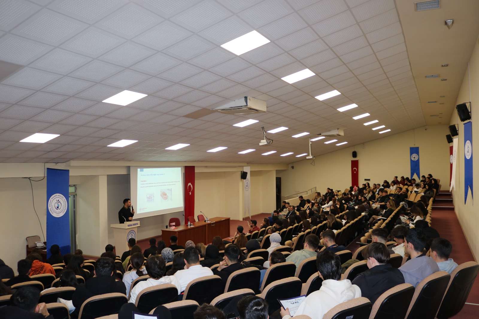 civril’de-cifte-kutlama-halk-sagligi-farkindaligi-ve-saglik-yoneticileri-gunu-bir-arada