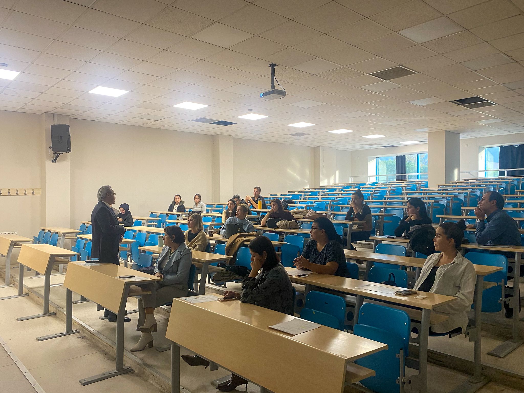 fakultemiz-ogretim-uyelerinin-katilimlariyla-fakultemizin-akademik-kurul-toplantisi-03122025-tarihinde-gerceklestirilmistir