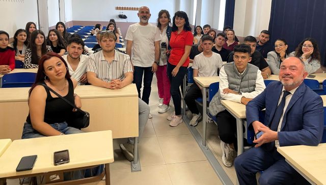 nazilli-50-yil-ticaret-lisesi-ogrencilerinden-denizli-sosyal-bilimler-myo’ya-ziyaret