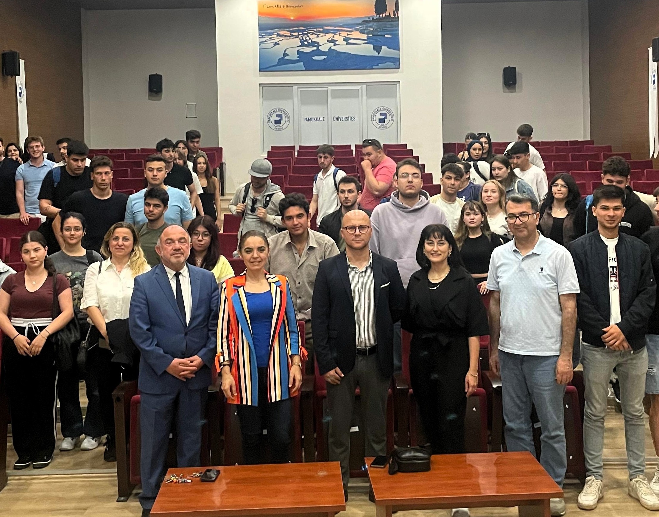 pau-dsbmyo’da-“kariyer-sohbetleri”nin-17’ncisi-gerceklesti-eser-erkachan-deneyimlerini-ogrencilerle-paylasti