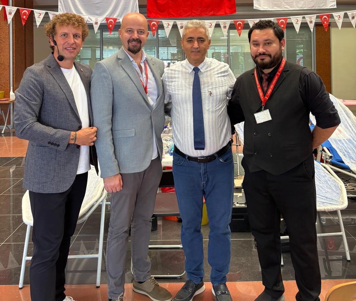 fakultemiz-dekanligindan-kan-bagisi-standini-ziyaret