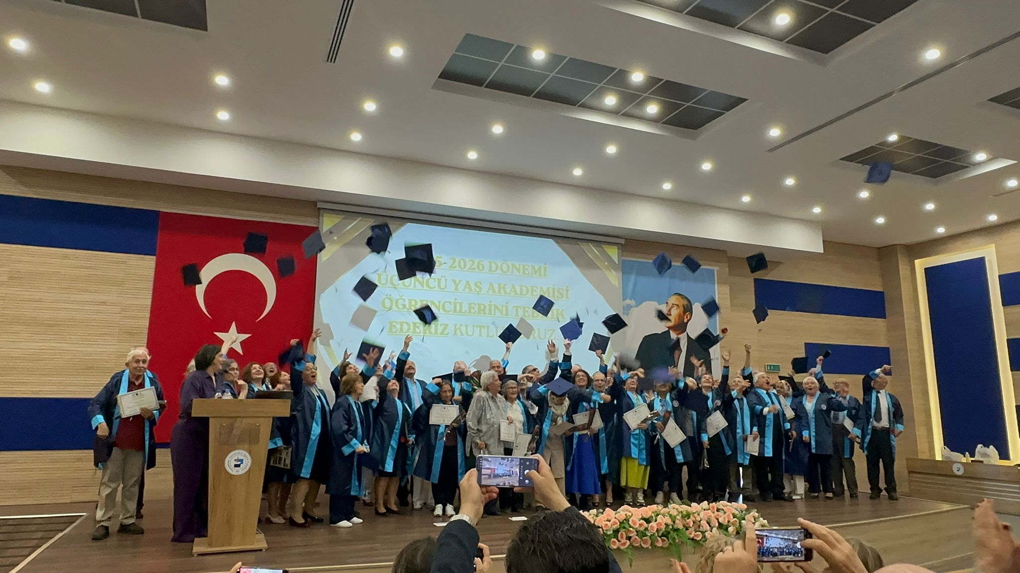 fakultemiz-ogretim-uyelerine-ucuncu-yas-akademisi-programi-kapsaminda-tesekkur-belgesi-verildi