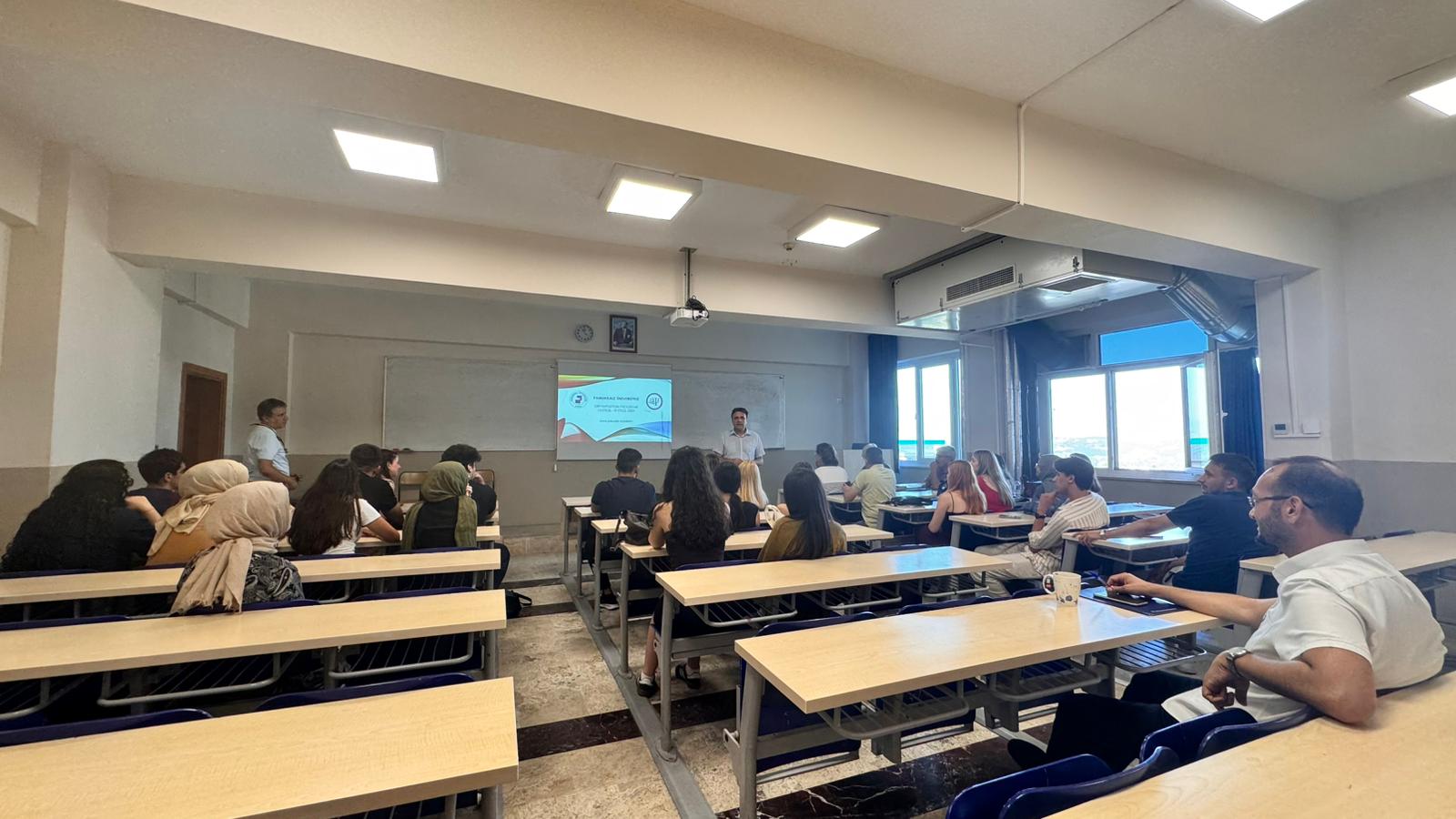 2025-2026-egitim-ogretim-yili-bolumumuz-oryantasyon-sunumunu-gerceklestirdik-3