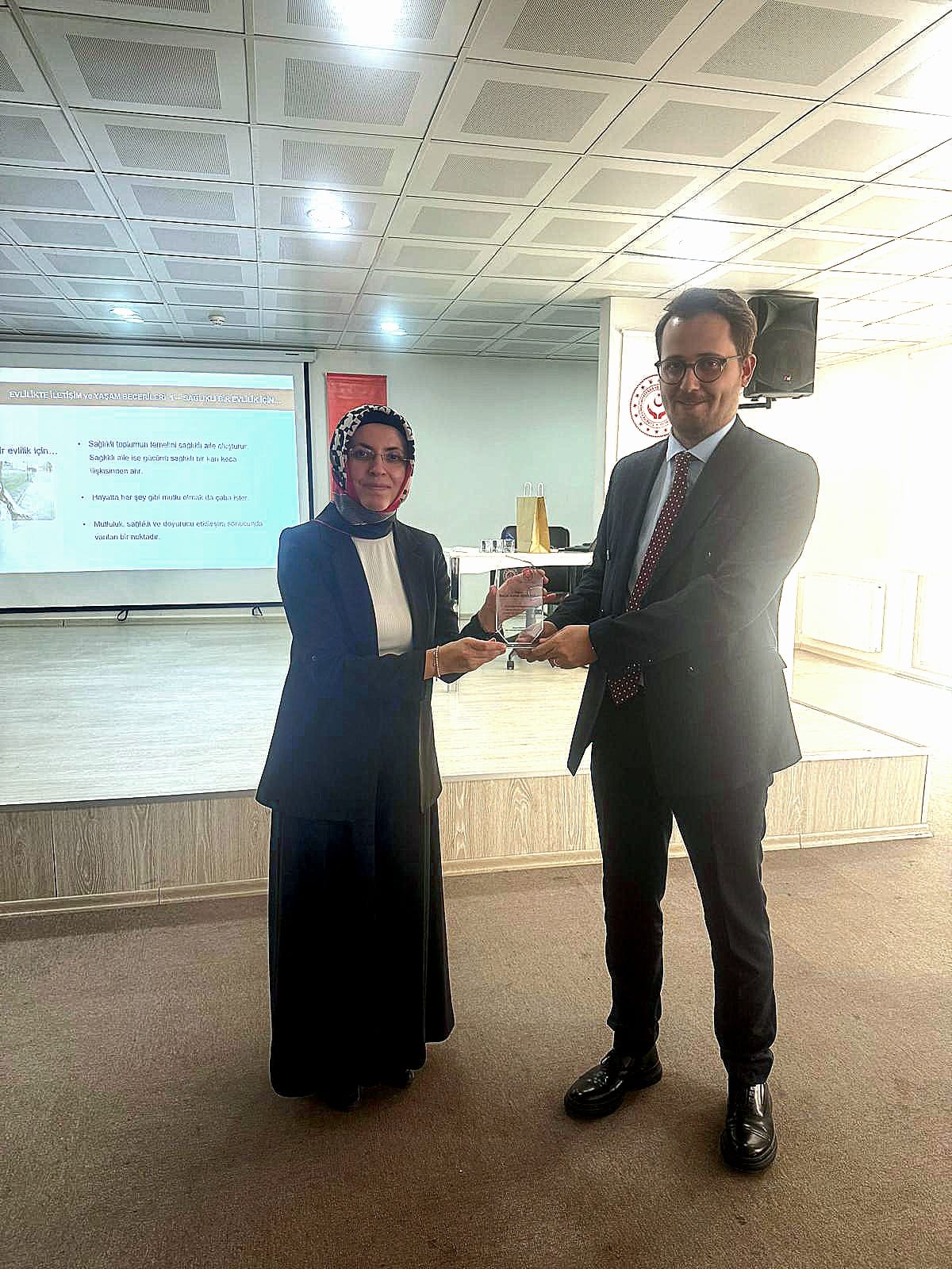 doc-dr-numan-tekelioglu-tarafindan-aile-hukuku-egitimi-verildi