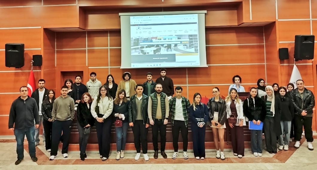 fakultemizde-kutuphane-tanitimi-ve-e-kaynaklarin-kullanimi-egitimi-duzenlendi