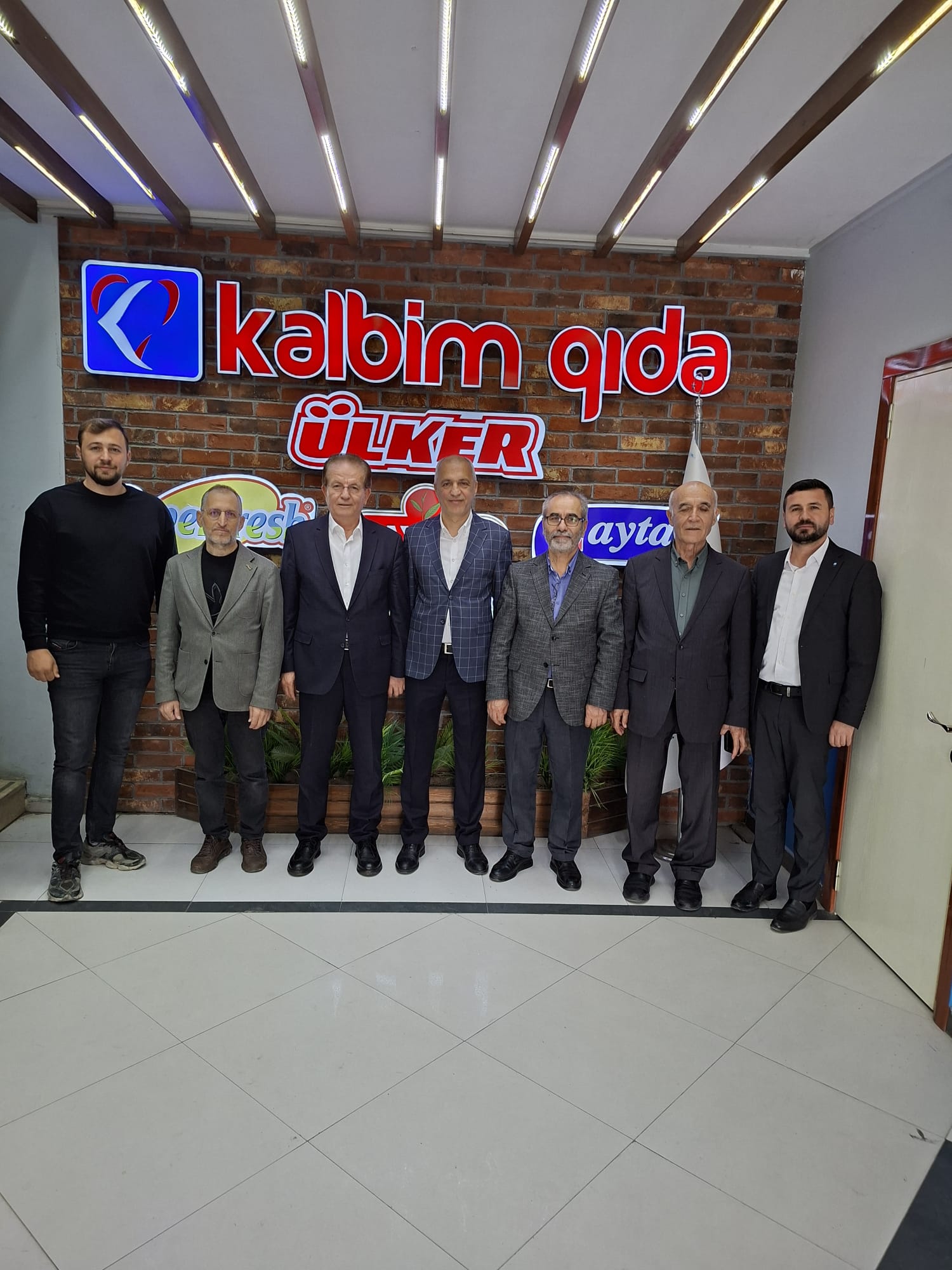 fakultemize-denizli-ilahiyat-fakultesi-yaptirma-ve-yasatma-dernegi-araciligiyla-destek-veren-dis-paydaslara-tesekkur-ziyareti-gerceklestirildi-2