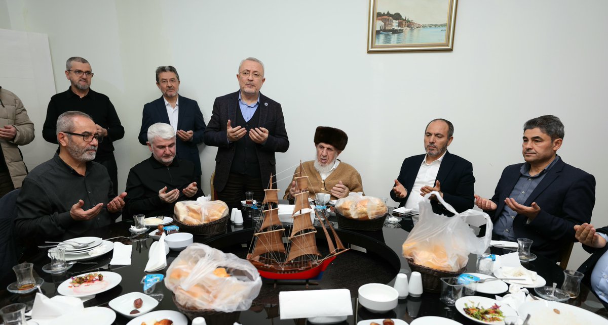 birlik-ve-beraberligimizi-pekistiren-ramazan-ayinin-manevi-havasinda-iftar-yemegindebulustuk