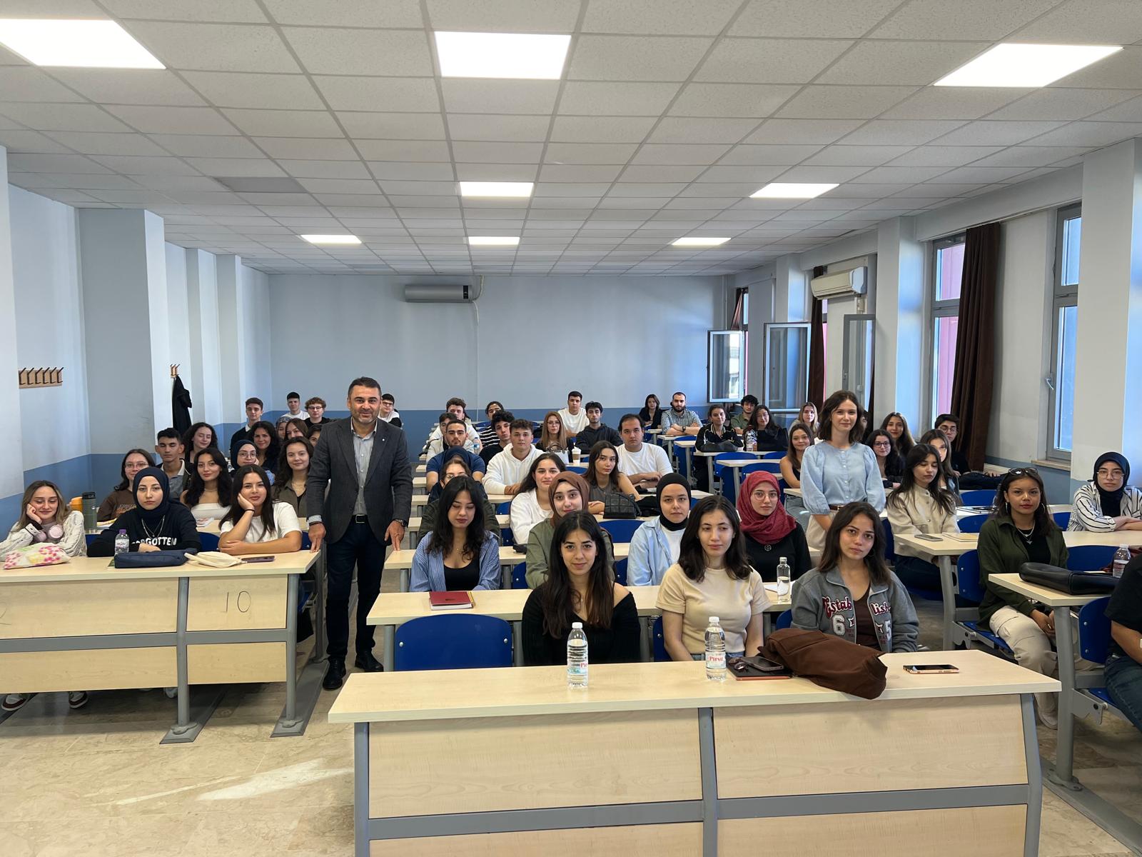 aramiza-yeni-katilan-ogrencilemizle-tanitim-toplantisi-yapildi
