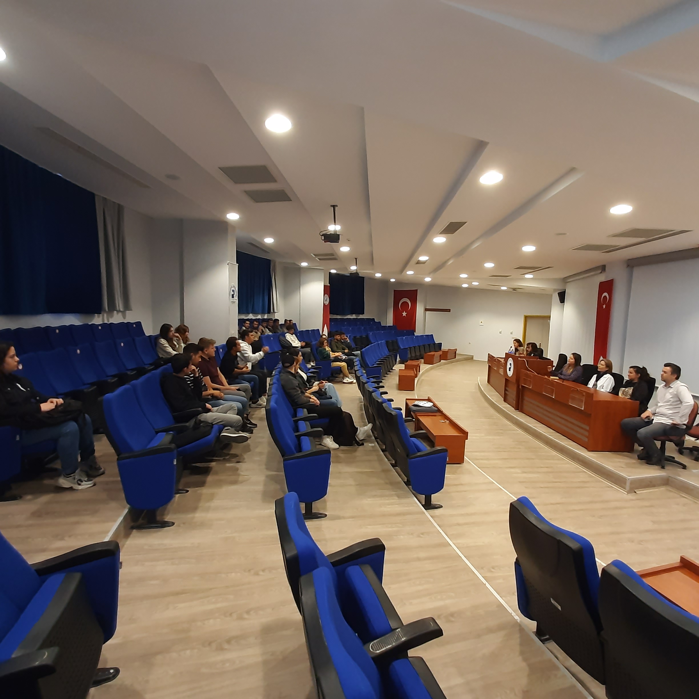 bolumumuz-ogretim-elemanlari-ve-ogrencilerinin-katilimiyla-oryantasyon-programi-gerceklesmistir