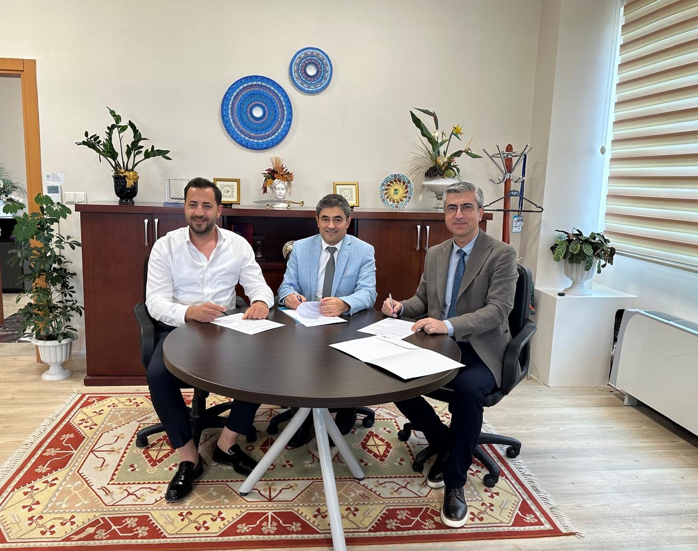 universitemiz-ile-sepya-yapi-arasinda-egitim-destegi-protokolu-imzalandi