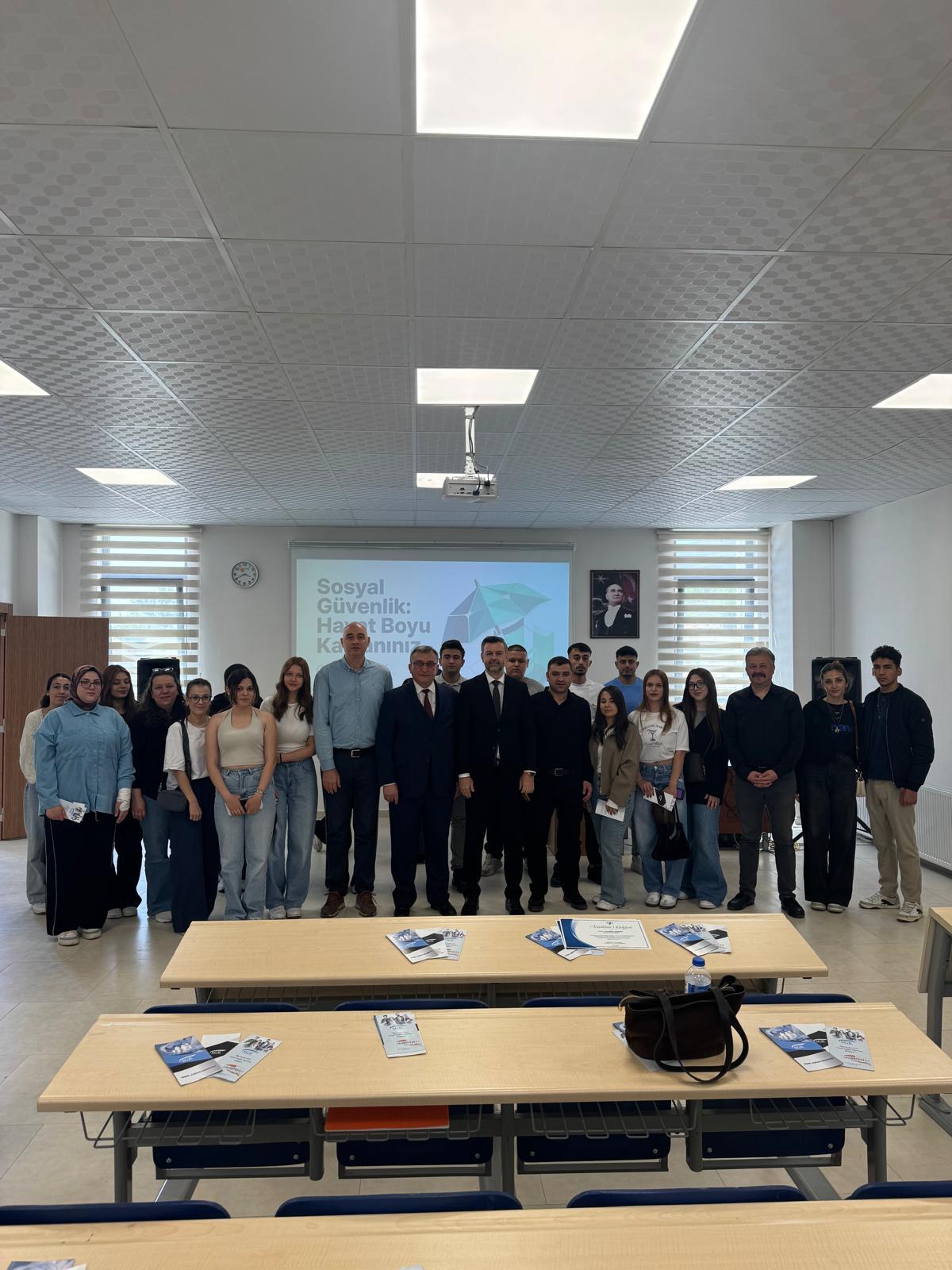 abdullah-mersin-the-provincial-director-of-the-social-security-institution-sgk-and-his-delegation-visited-serinhisar-vocational-school-on-the-occasion-of-social-security-week-3