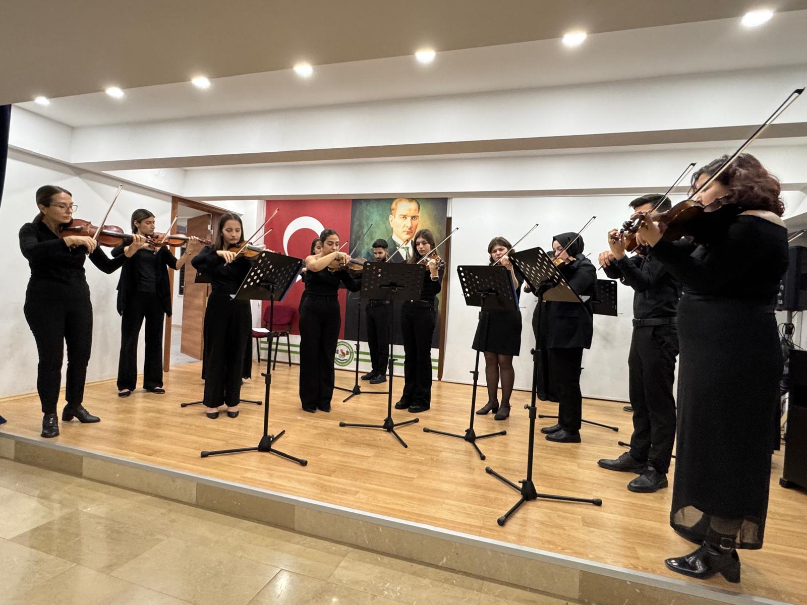 grup-arco-toplulugu-ulker-yorukoglu-bilim-ve-sanat-merkezi’nde-anlatimli-oda-muzigi-konseri-gerceklestirdi