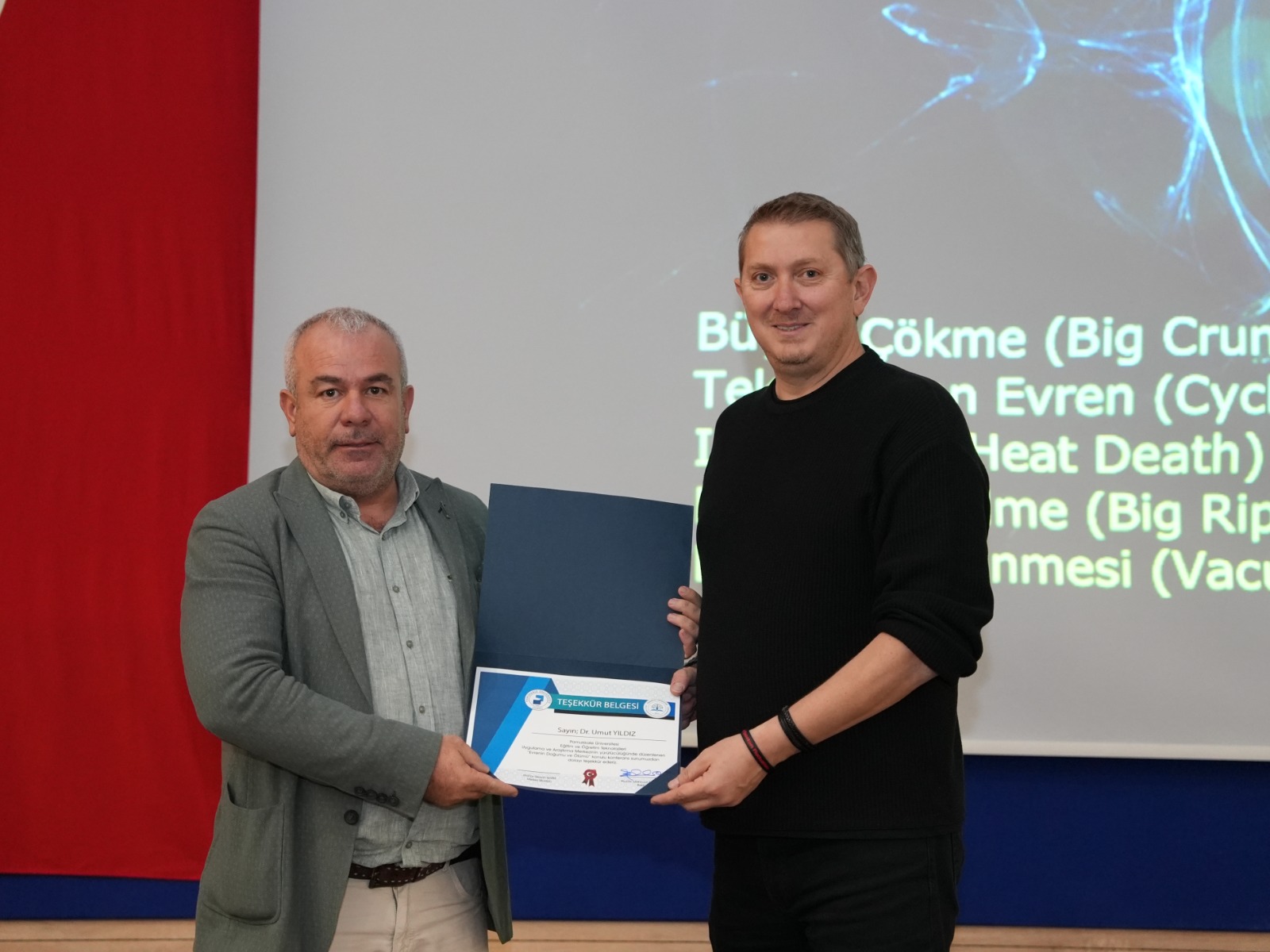 dr-umut-yildizin-anlatimiyla-evrenin-dogumu-ve-olumu-soylesi-buyuk-bir-katilimla-gerceklestirilmistir