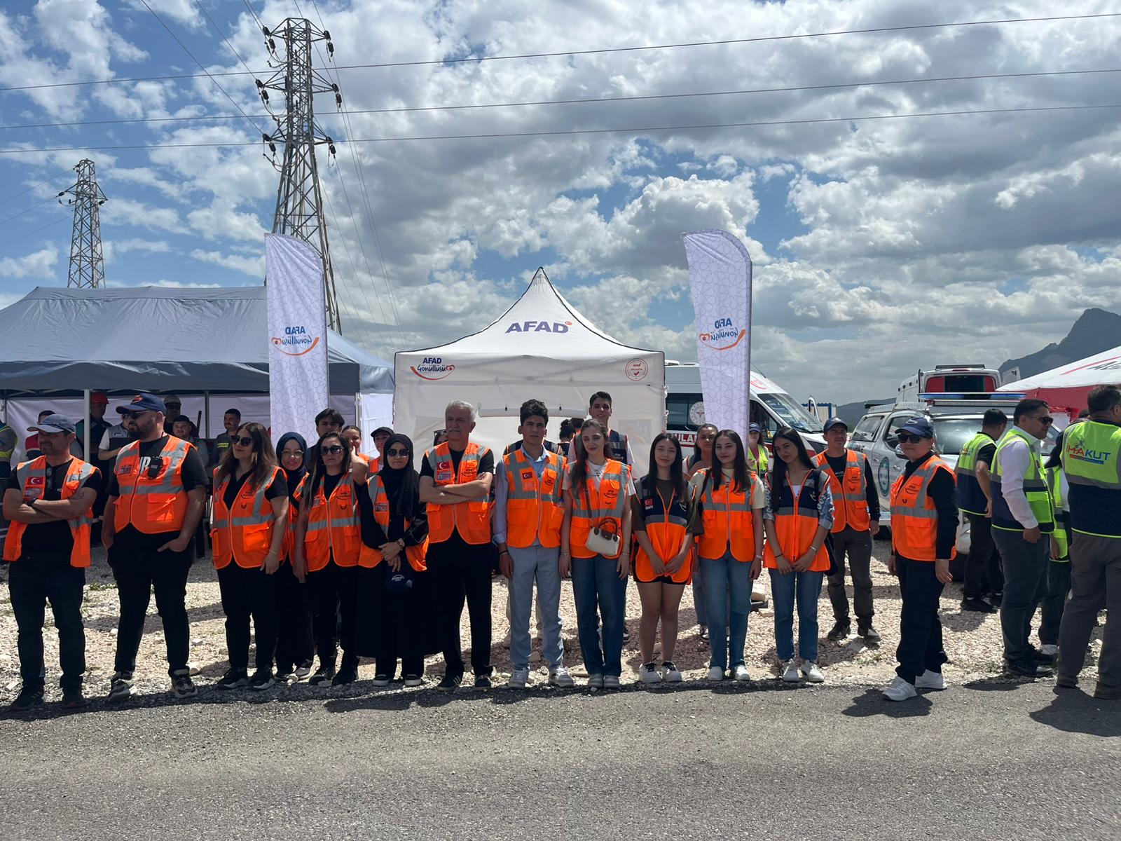 acil-durum-ve-afet-yonetimi-programi-ogretim-elemanlari-ve-ogrencileri-yerel-duzey-saha-tatbikatina-katildi
