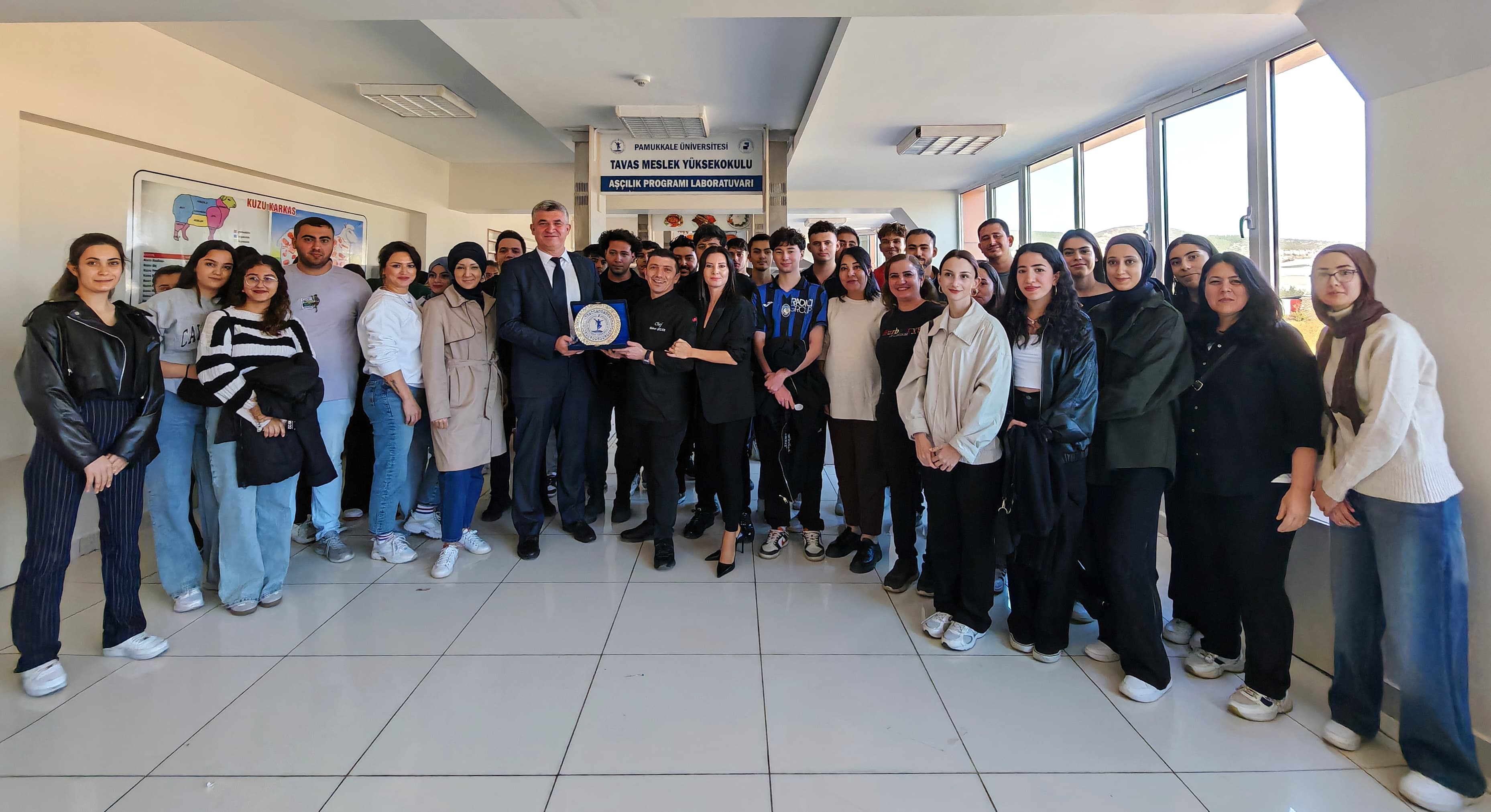 is-hayatinda-beklentiler-uzerine-soylesi-ve-temel-mutfak-teknikleri-atolye-calismasi-2
