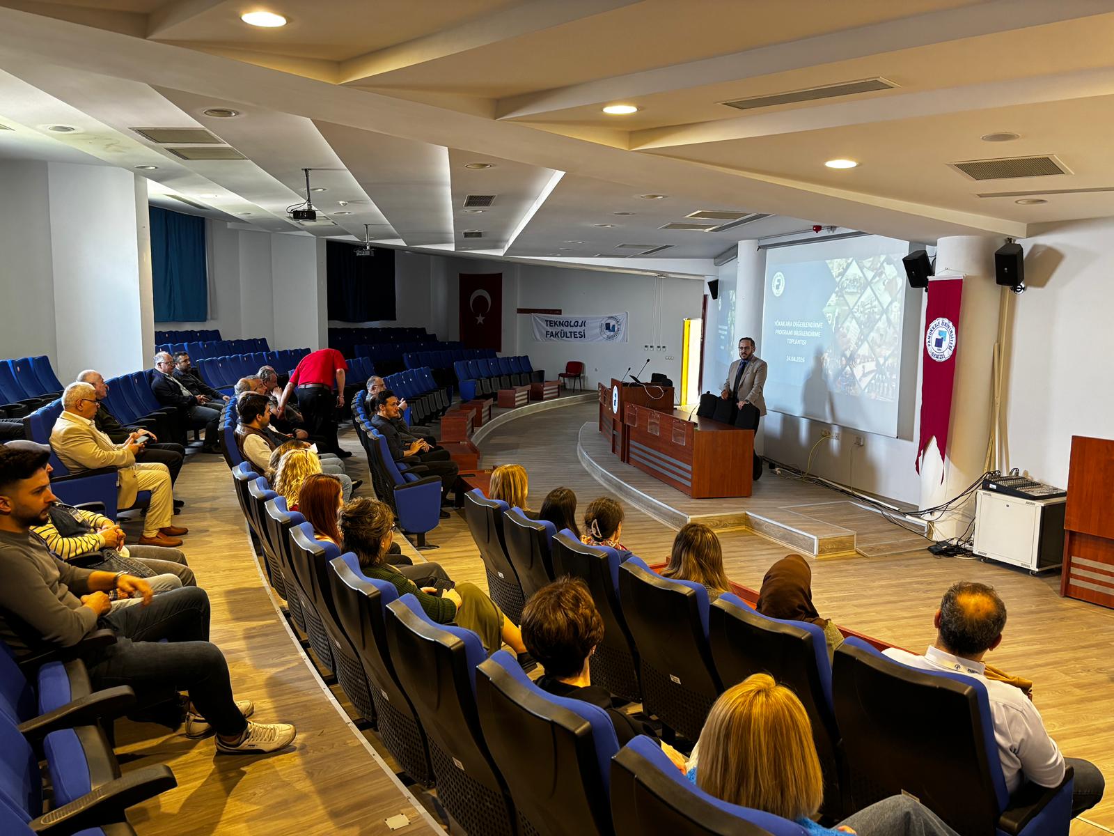 yuksekogretim-kalite-kurulu-yokak-bilgilendirme-toplantisi-fakultemiz-konferans-salonunda-gerceklestirildi-2