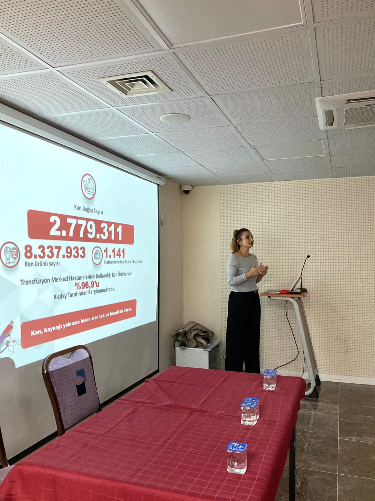 meslek-yuksekokulumuzda-turk-kizilay-is-birligiyle-“kan-bagisi-bilgilendirme-egitimi”-duzenlendi